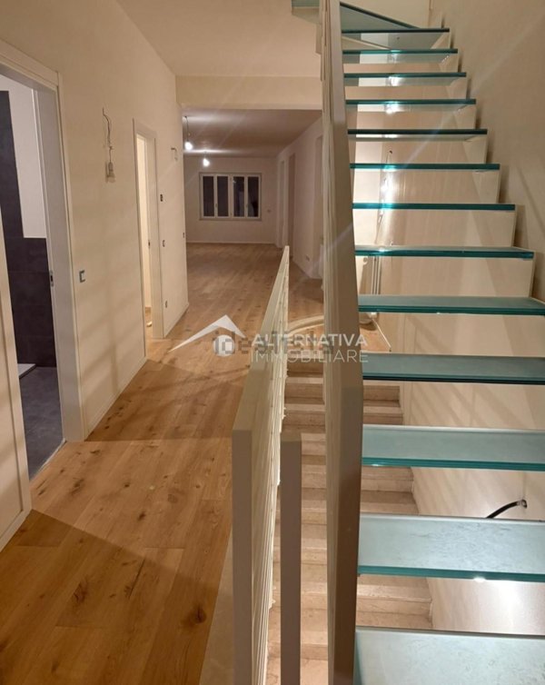 casa indipendente in vendita a Lucca in zona Centro Città