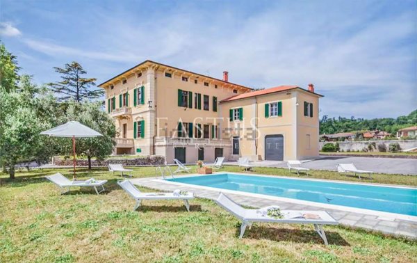 villa in vendita a Lucca in zona Maggiano