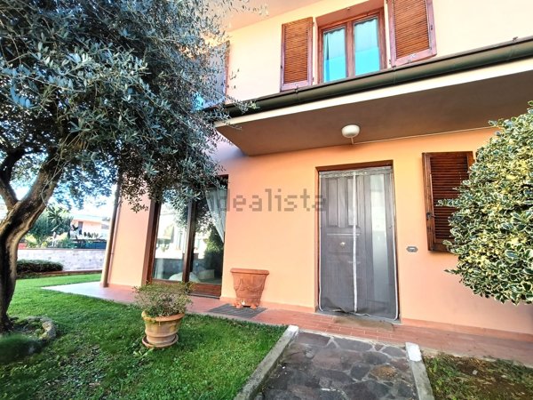 casa indipendente in vendita a Lucca in zona Sant'Angelo in Campo