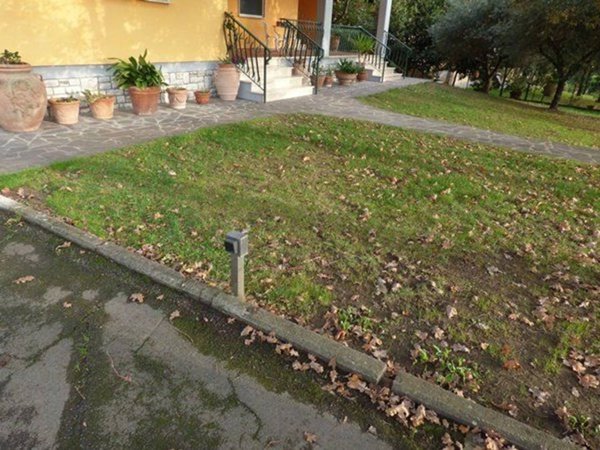 casa indipendente in vendita a Lucca in zona Mutigliano