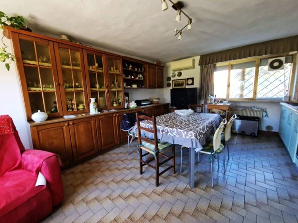casa indipendente in vendita a Lucca in zona Pontetetto