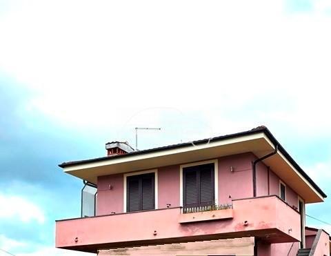 appartamento in vendita a Lucca in zona Centro Città