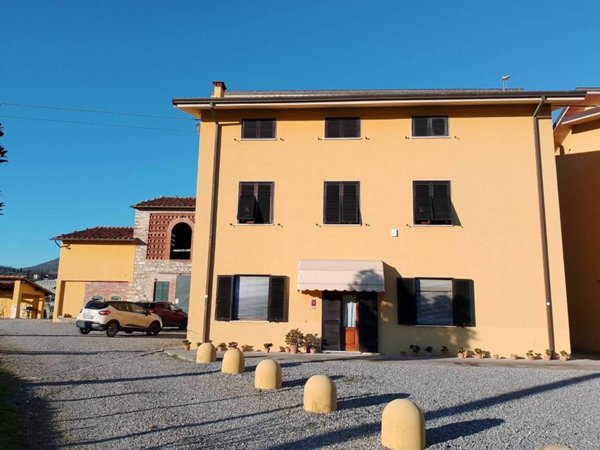 casa indipendente in vendita a Lucca in zona Mutigliano
