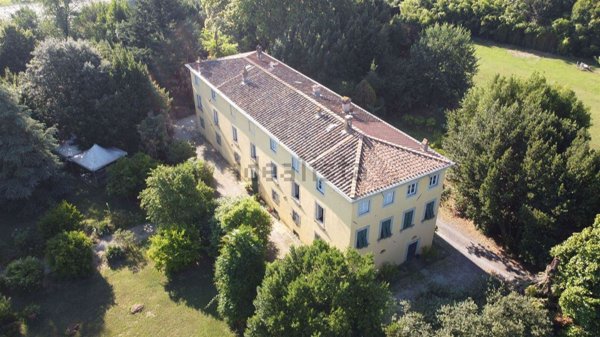 villa in vendita a Lucca in zona zona Antraccoli