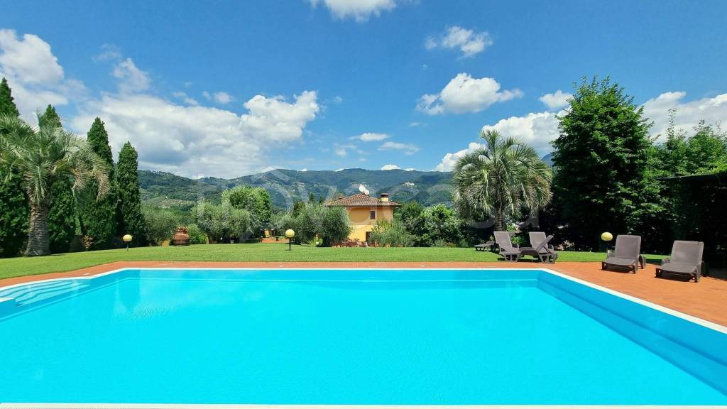 casa indipendente in vendita a Lucca in zona Ponte a Moriano