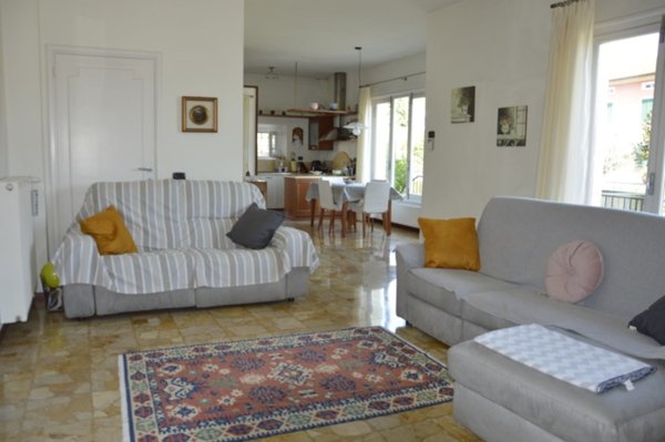 casa indipendente in vendita a Lucca in zona Farneta