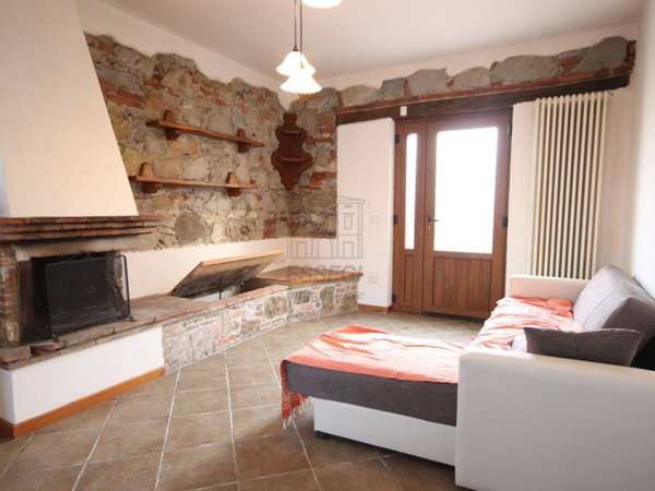 casa indipendente in vendita a Lucca in zona Chiatri