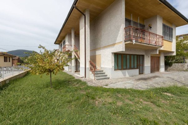 casa indipendente in vendita a Lucca in zona Ponte San Pietro