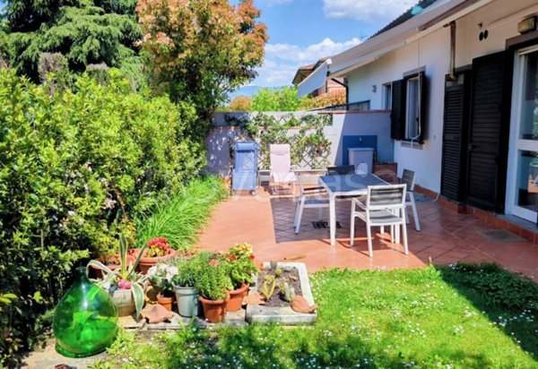 casa indipendente in vendita a Lucca in zona zona SS. Annunziata