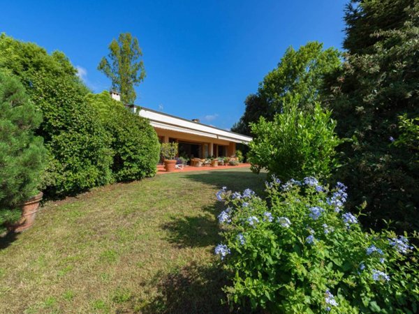 villa in vendita a Lucca in zona Monte San Quirico