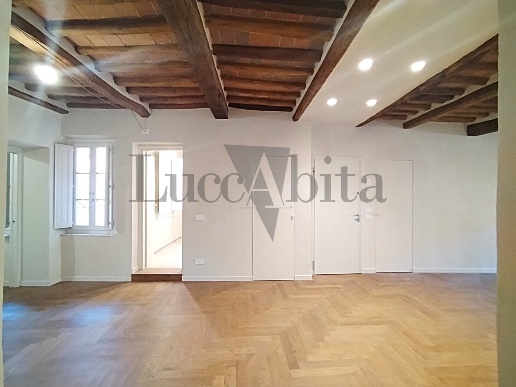 appartamento in vendita a Lucca in zona Centro Città