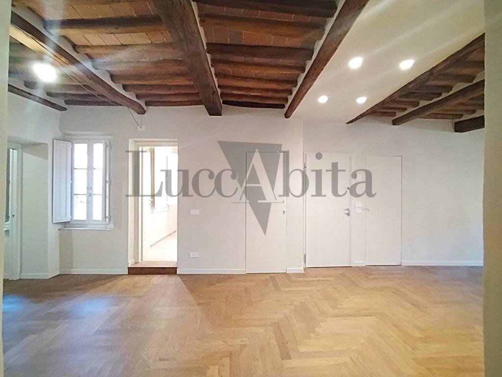 appartamento in vendita a Lucca in zona Centro Città