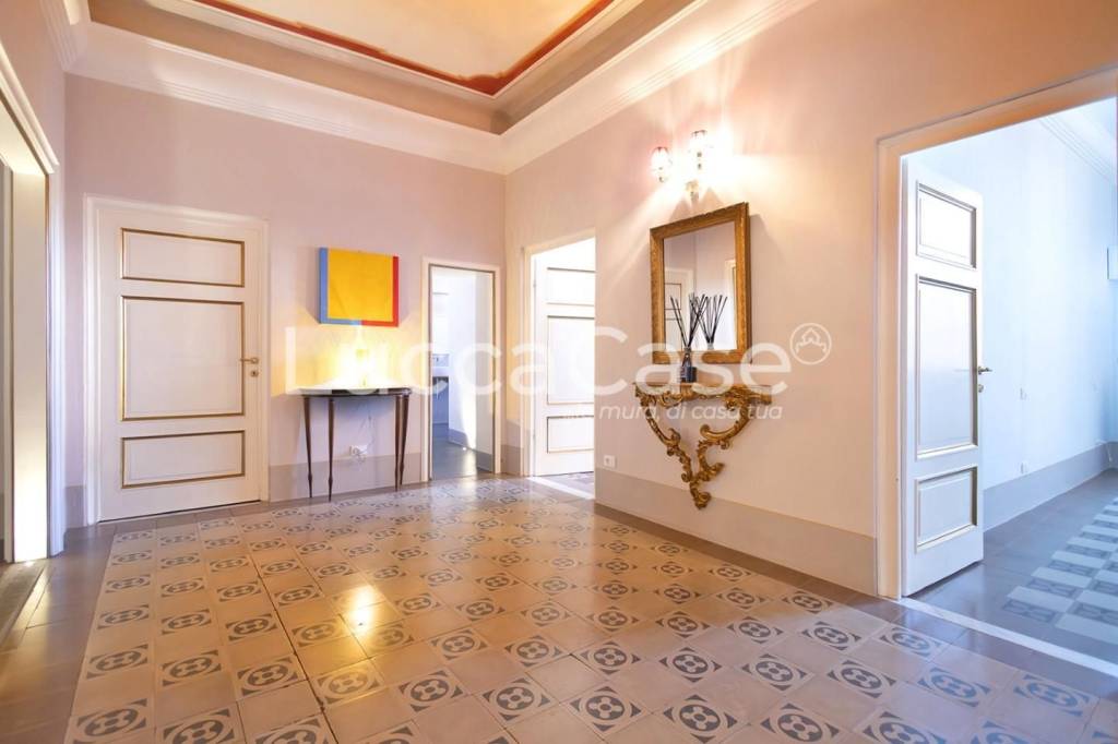 appartamento in vendita a Lucca in zona Centro Città