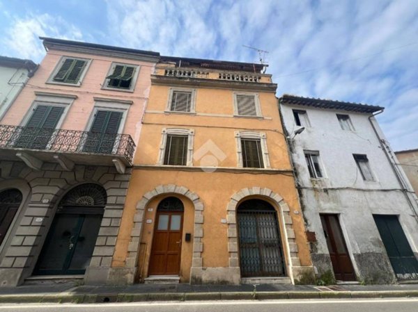 casa indipendente in vendita a Lucca in zona Ponte a Moriano