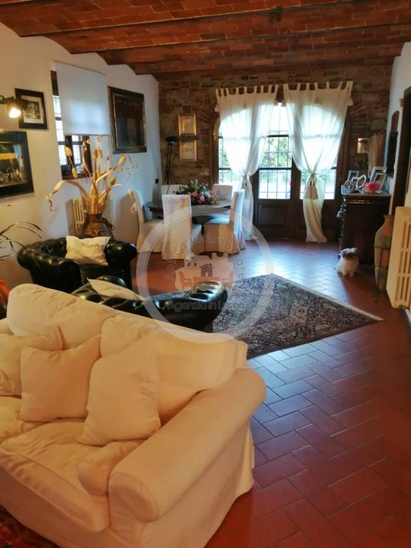 casa indipendente in vendita a Lucca in zona Ponte a Moriano