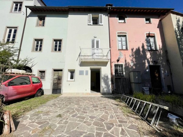 casa indipendente in vendita a Lucca in zona zona Sorbano