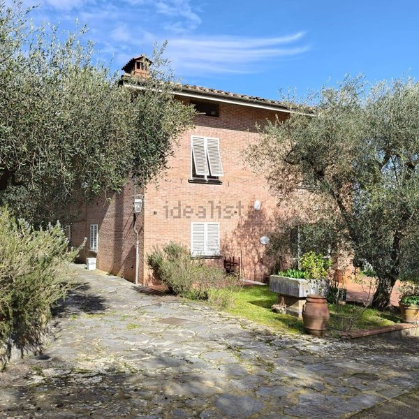 casa indipendente in vendita a Lucca in zona Maggiano