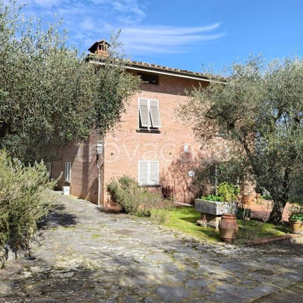 casa indipendente in vendita a Lucca in zona Maggiano