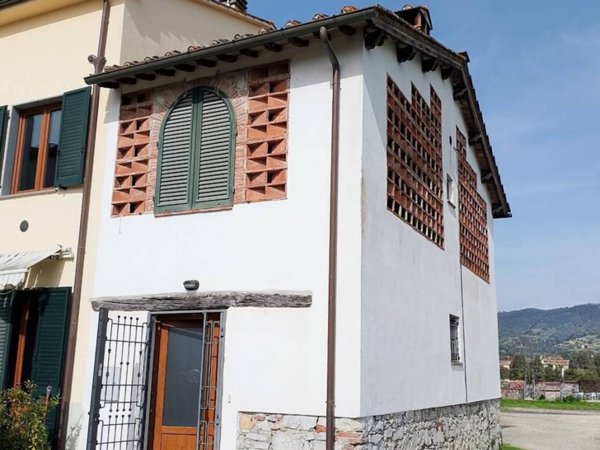 casa indipendente in vendita a Lucca in zona Ponte San Pietro