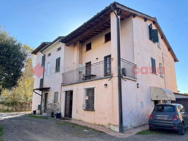 casa indipendente in vendita a Lucca in zona Monte San Quirico