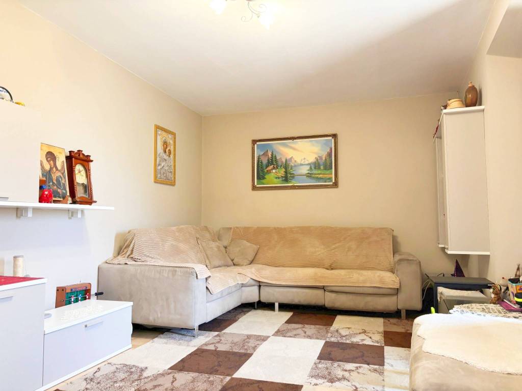 casa indipendente in vendita a Lucca in zona Montuolo