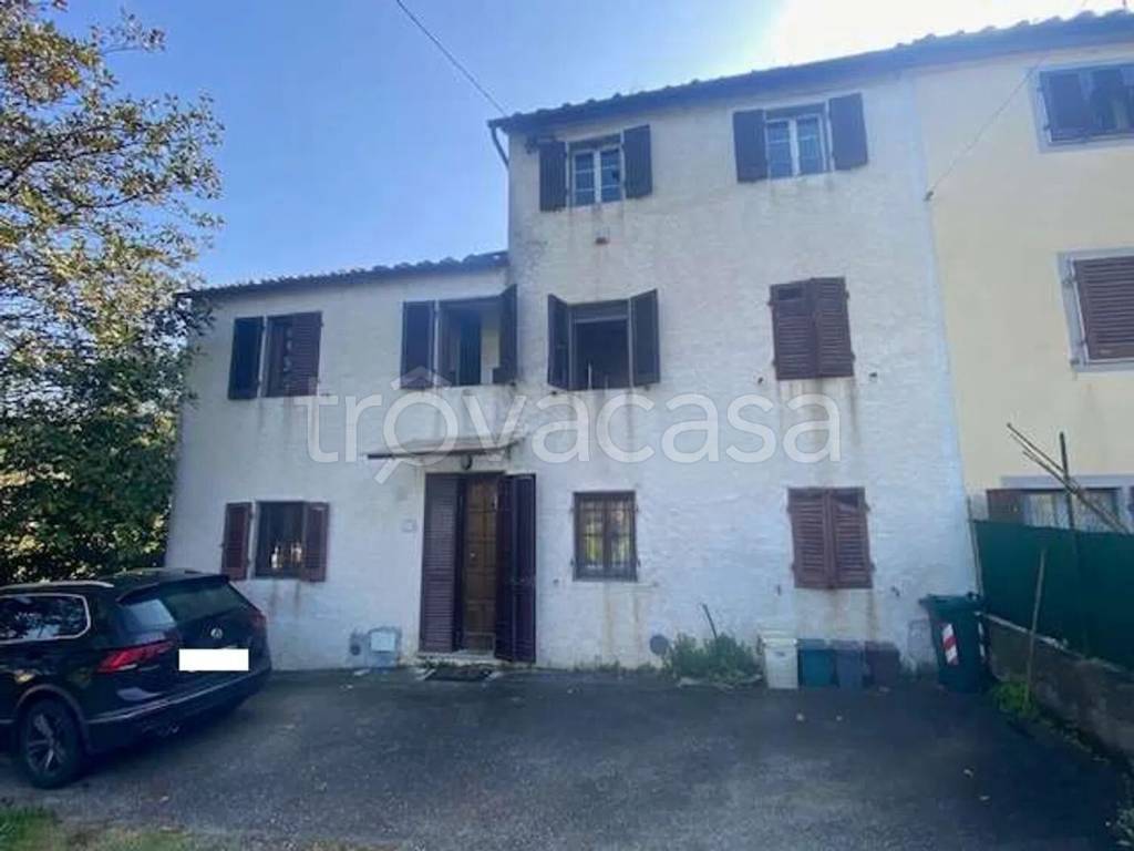 casa indipendente in vendita a Lucca in zona Santa Maria del Giudice