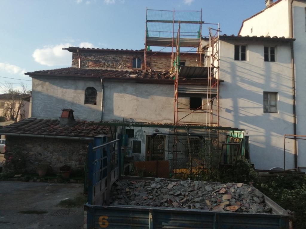 casa indipendente in vendita a Lucca in zona zona Sorbano