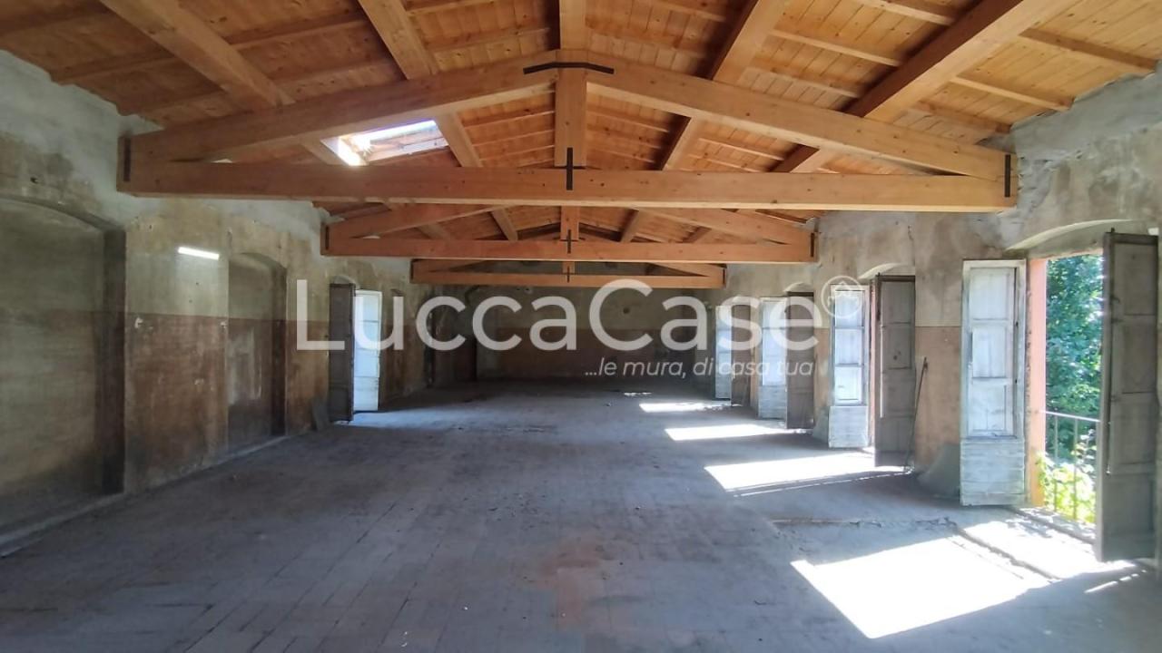 appartamento in vendita a Lucca in zona Centro Città