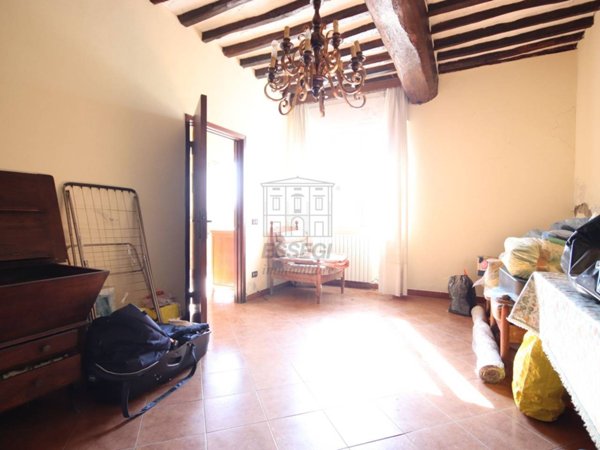 casa indipendente in vendita a Lucca in zona Mutigliano