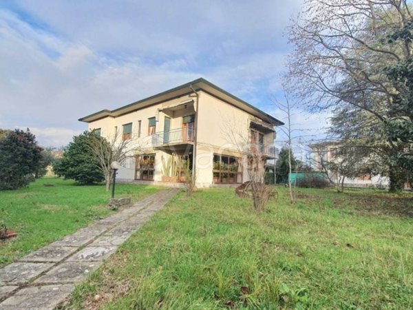 casa indipendente in vendita a Lucca in zona Zona San Concordio