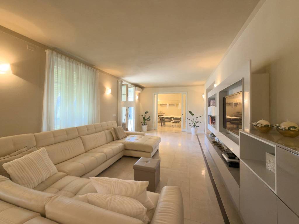 casa indipendente in vendita a Lucca in zona Torre