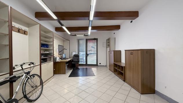 locale commerciale in vendita a Lucca in zona Centro Città