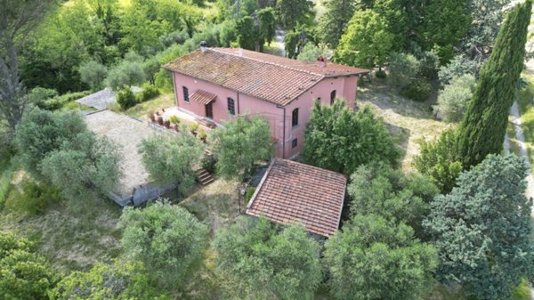 casa indipendente in vendita a Lucca in zona Ponte a Moriano