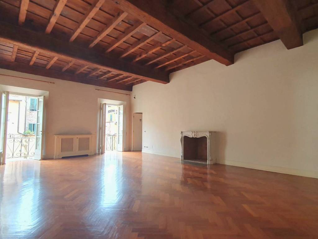 appartamento in vendita a Lucca in zona Centro Città