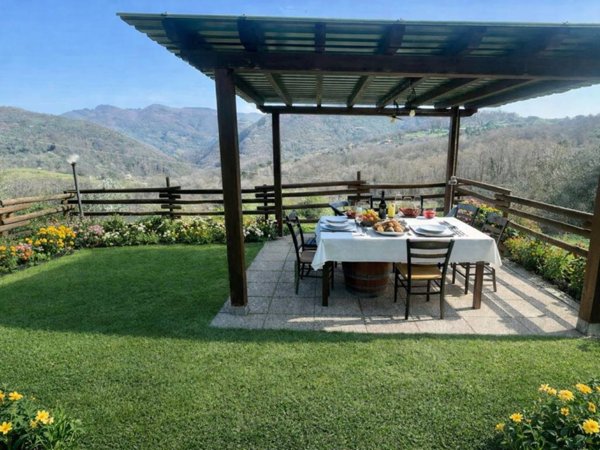 casa indipendente in vendita a Lucca in zona Aquilea