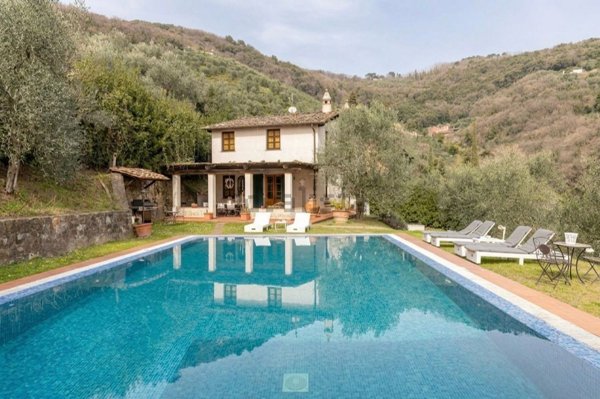 casa indipendente in vendita a Lucca in zona Monte San Quirico