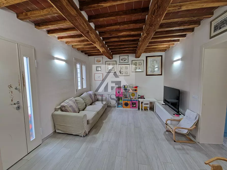 casa indipendente in vendita a Lucca in zona Centro Città