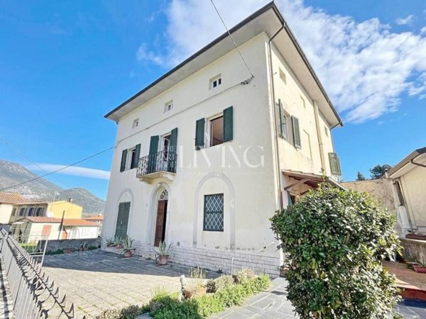 casa indipendente in vendita a Lucca in zona Santa Maria del Giudice