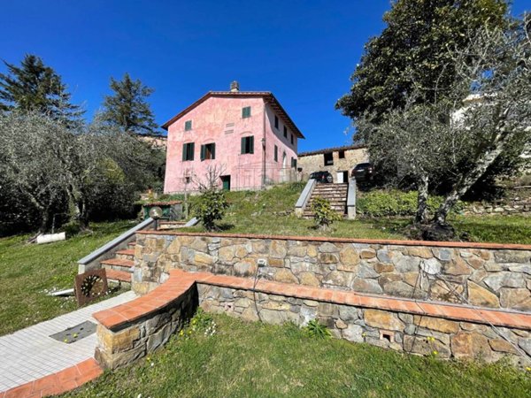 casa indipendente in vendita a Lucca in zona Monte San Quirico