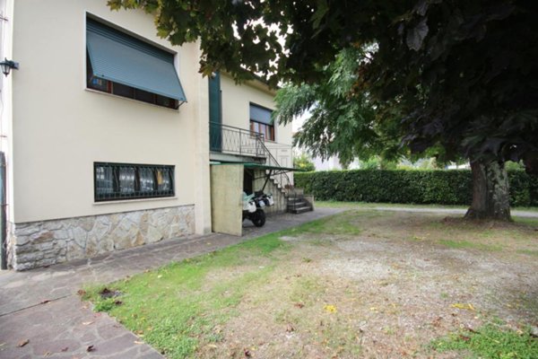 casa indipendente in vendita a Lucca in zona Centro Città