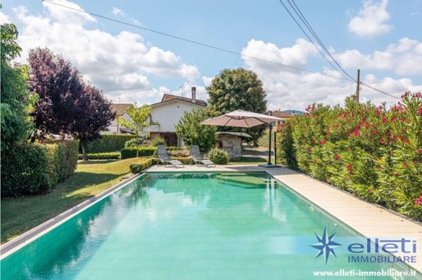 casa indipendente in vendita a Lucca in zona Centro Città