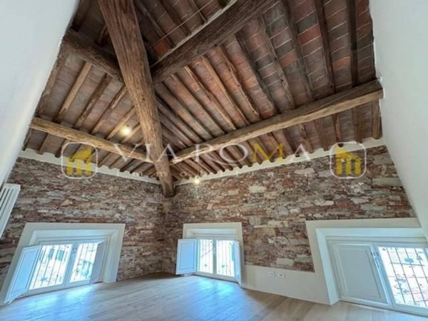 appartamento in vendita a Lucca in zona Centro Città