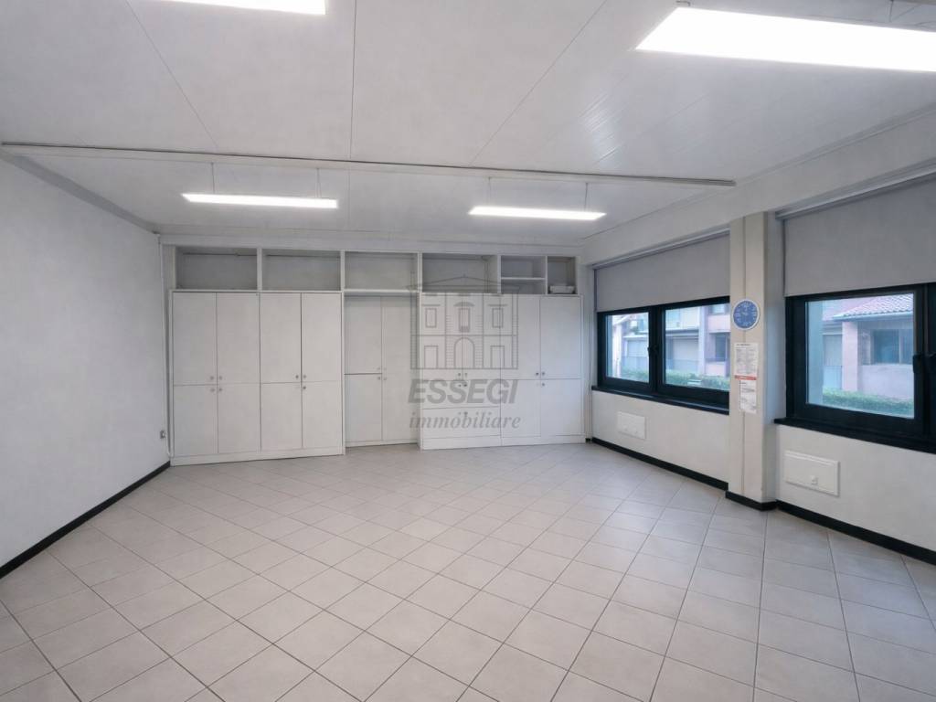 locale commerciale in vendita a Lucca in zona zona San Filippo