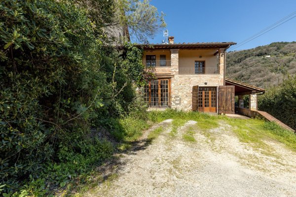 casale in vendita a Lucca in zona Monte San Quirico