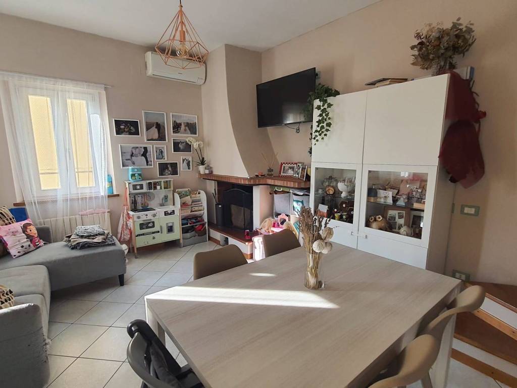 casa indipendente in vendita a Lucca in zona Sant'Angelo in Campo