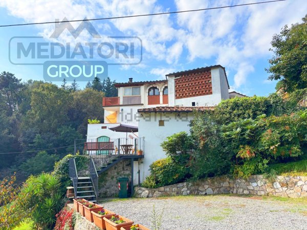 casa indipendente in vendita a Lucca