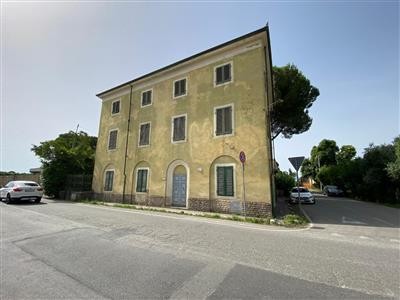 casa indipendente in vendita a Lucca in zona San Pietro a Vico