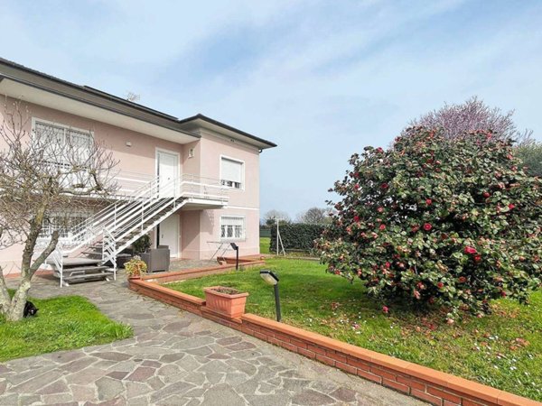 casa indipendente in vendita a Lucca in zona zona San Marco
