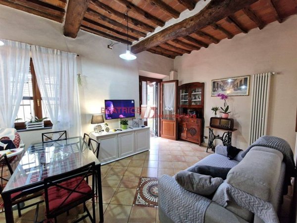 casa indipendente in vendita a Lucca in zona Nozzano