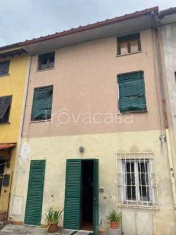casa indipendente in vendita a Lucca in zona San Pietro a Vico